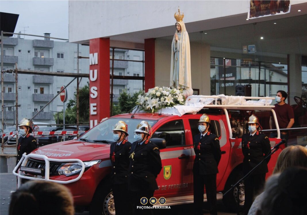 Cerimonia-dedicada-aos-bombeiros-finalizou-celebracao-de-cerimonias-do-mes-de-Maria