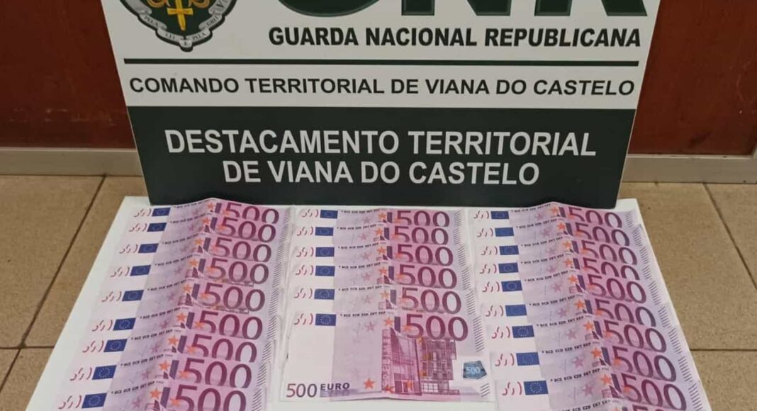 Homem-foi-apanhado-com-13-mil-euros-em-notas-falsas-em-Viana-do-Castelo