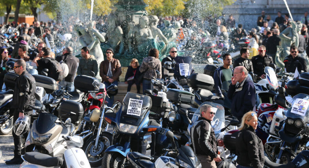 Motociclistas-agendam-manifestacao-contra-inspecoes-as-motos