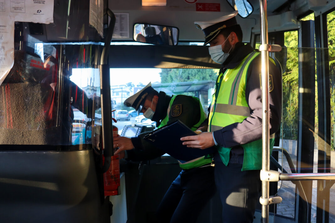 GNR-Policia-Municipal-Paredes-fiscalizam-autocarros-transportes-escolares