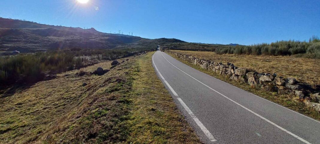 Municipio-Cinfaes-encontra-se-limpar-estradas-concelho