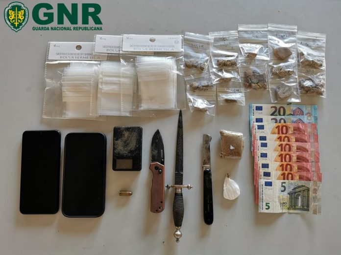 https://emissor.pt/sem-categoria/jovem-17-anos-detido-trafico-estupefacientes-pacos-ferreira/